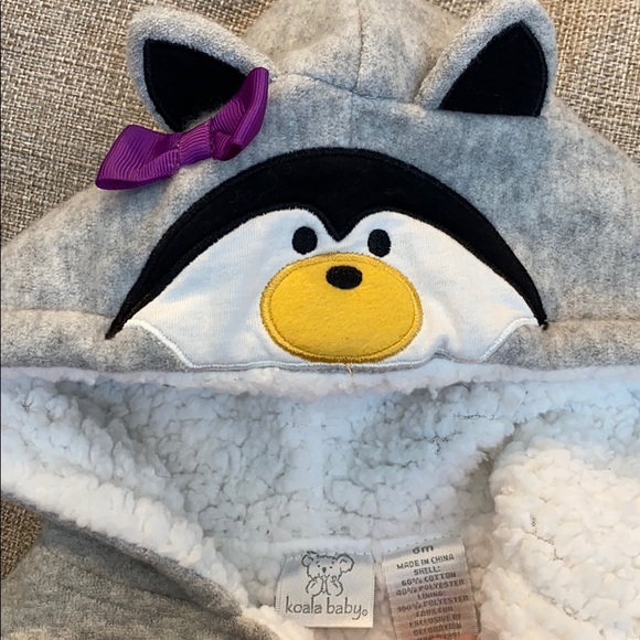 Light cape/poncho penguin heart. Super cute! - Picture 3 of 4